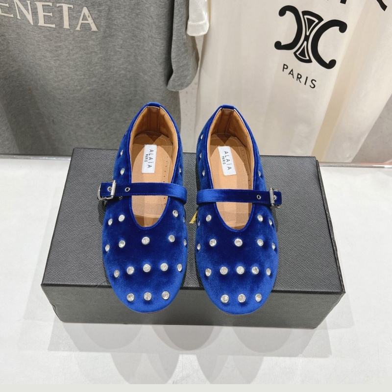 Other flat shoes